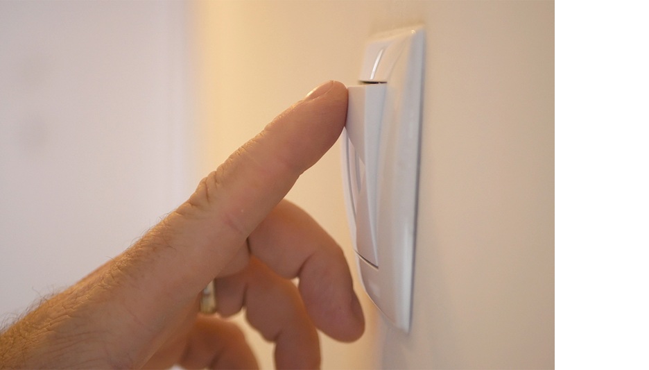 Ilustrasi hemat listrik.