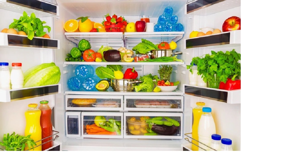 Ilustrasi makanan di kulkas.