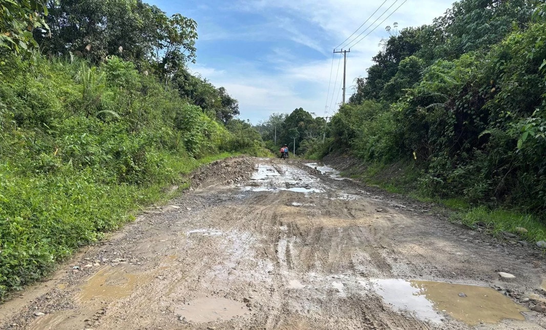 Salah satu akses Tering, Kubar menuju Ujoh Bilang, Mahulu yang akan dibangun Pemprov Kaltim tahun ini.