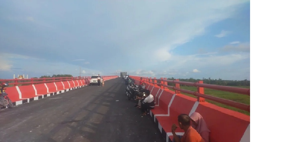 JEMBATAN : Jembatan Jelai penghubung Sukamara Kalteng dan Ketapang Kalbar sudah selesai dibangun.