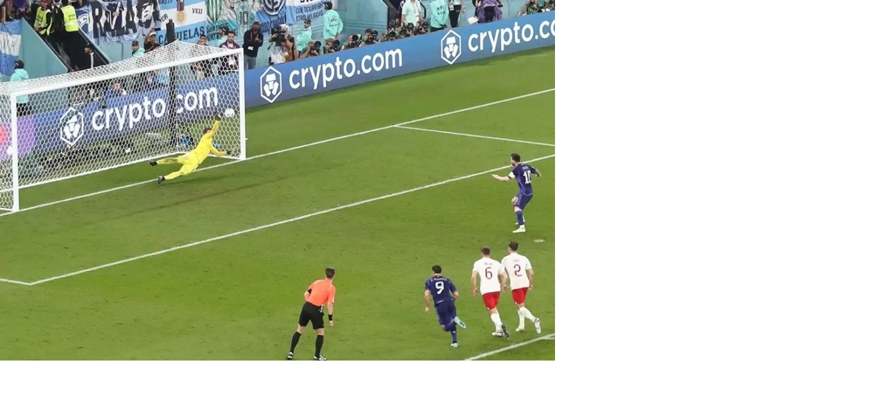 Bola mantul dalam tendangan penalti nanti tak boleh direbut kembali.