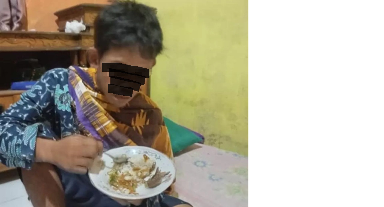 KETEMU: Panjul tertangkap kamera sedang makan di rumah orang tuanya di Purbalingga, setelah sebelumnya dinyatakan hilang di Tanah Bumbu. ((Foto: PKJR Tanah Bumbu))