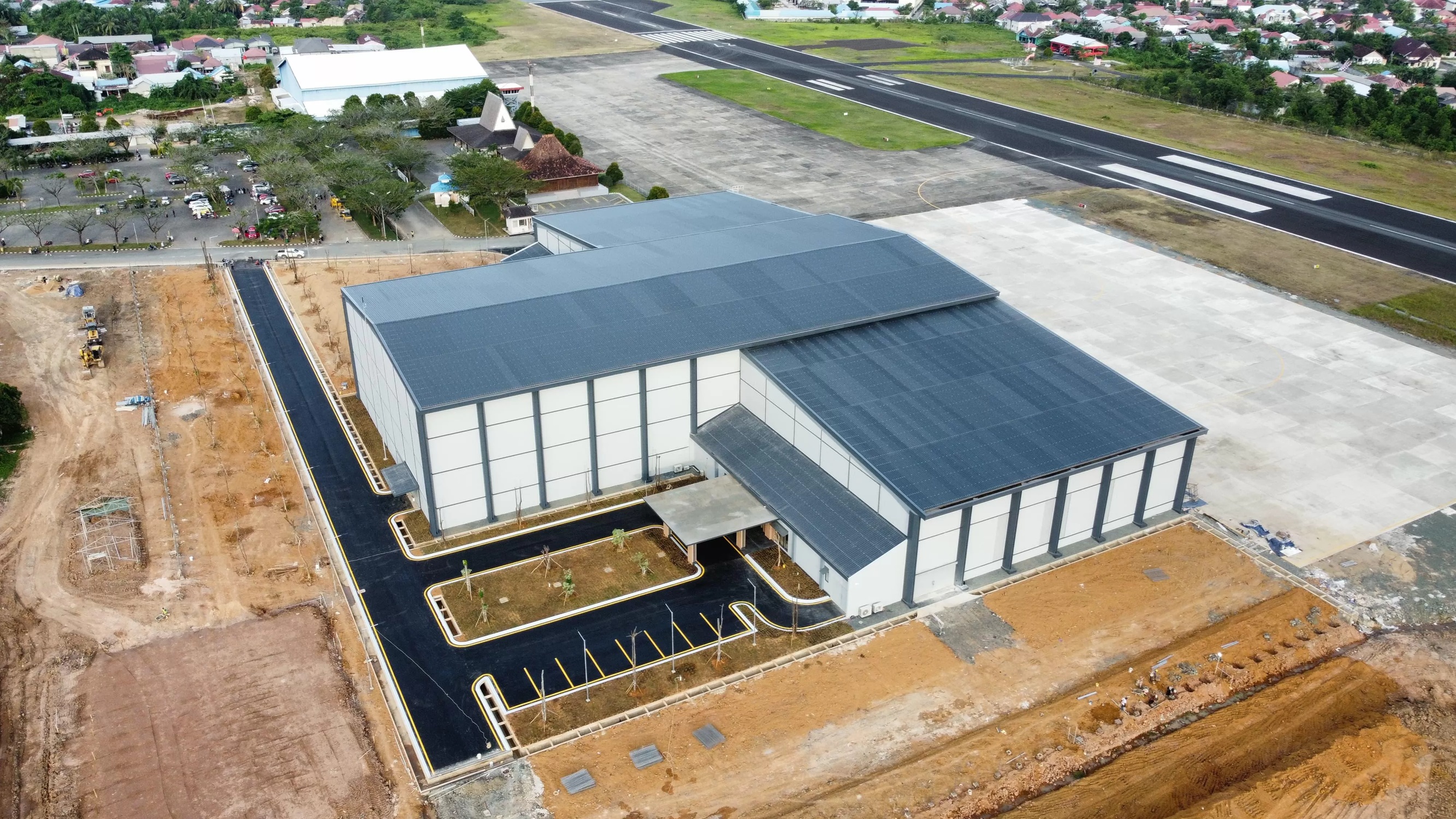 Bandara Bersujud di Kabupaten Tanah Bumbu resmi ditetapkan sebagai bandara internasional, yang diharapkan mendorong pertumbuhan ekonomi daerah. (Foto: Rahmiadi untuk Radar Banjarmasin)