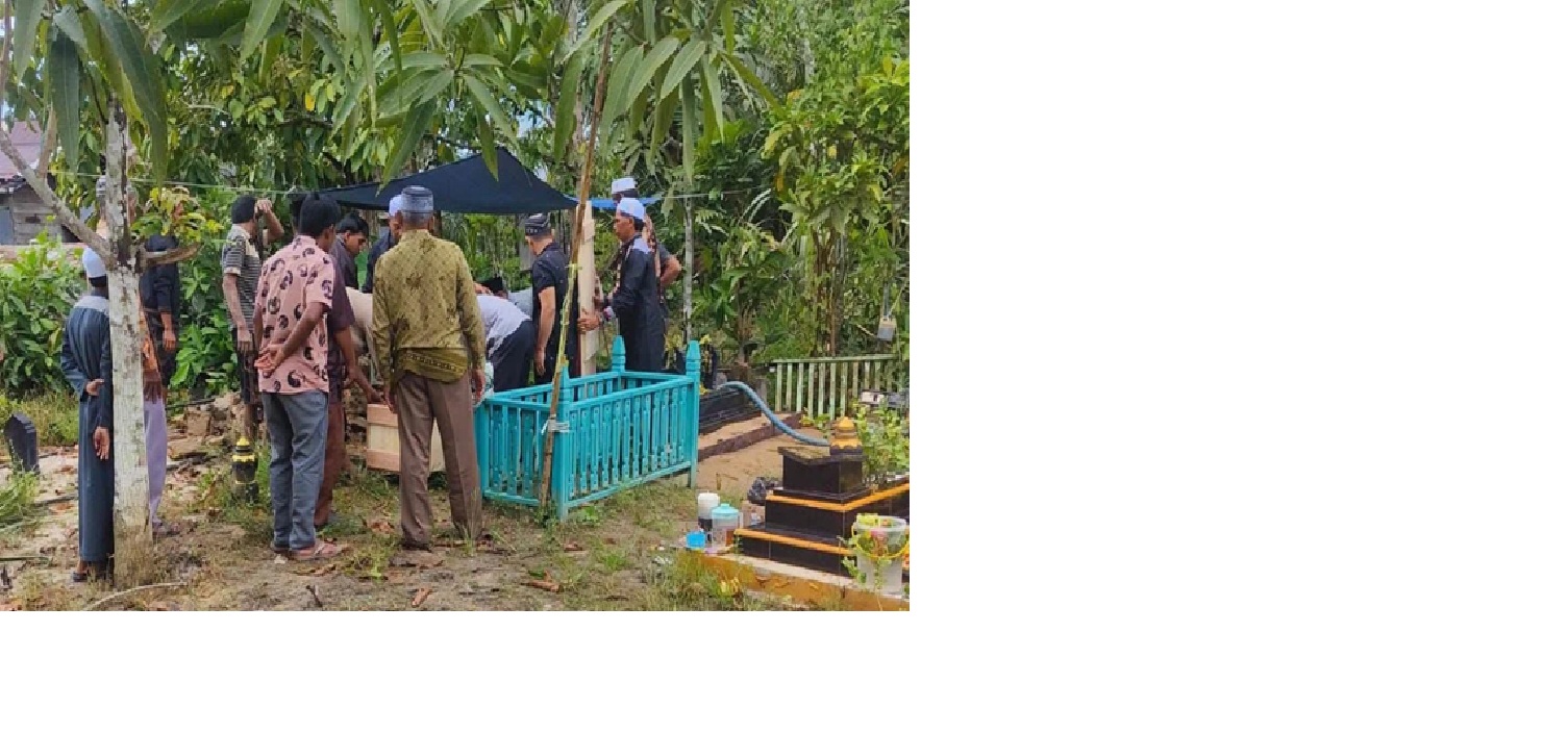 Pemakaman Muhamad Zaki Ramadhan, bocah korban kecelakaan tertancap besi di dada, Rabu (20/8/2025). Sehari berselang ayahnya menyusul meninggal dunia akibat luka diderita.