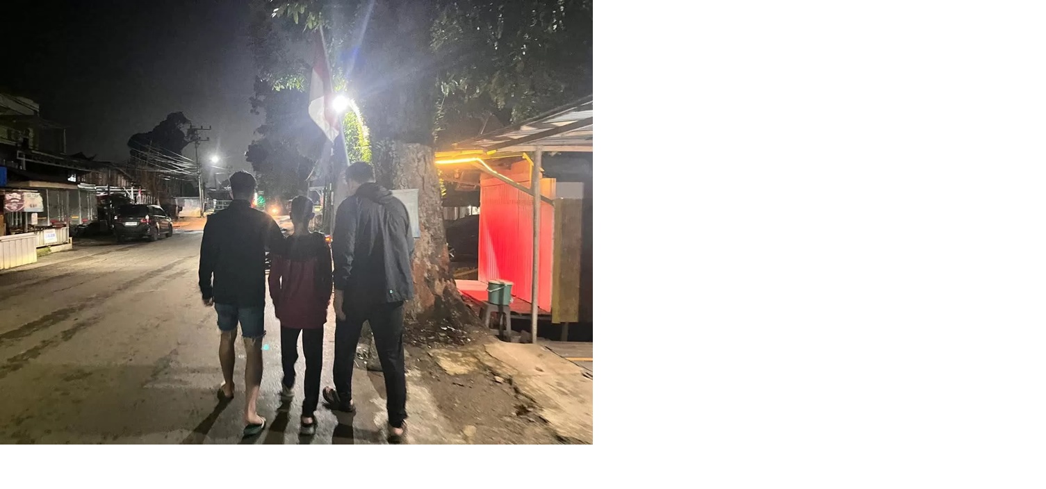 DIAMANKAN: Pelaku pembunuh santri di HST (tengah) ditangkap polisi setelah melakukan aksinya. ( Foto: Istimewa Radar Banjarmasin)