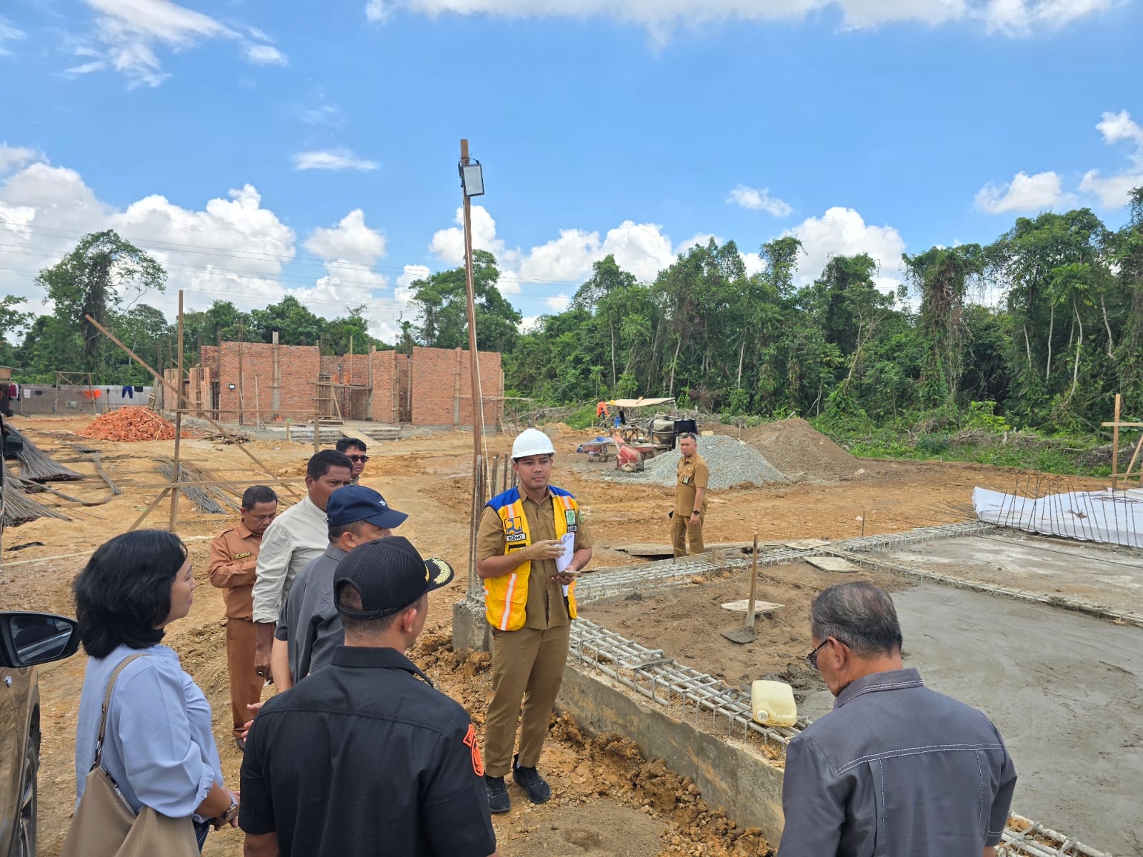 ILUSTRASI: Salah satu kegiatan pembangunan yang dilakukan di Berau.