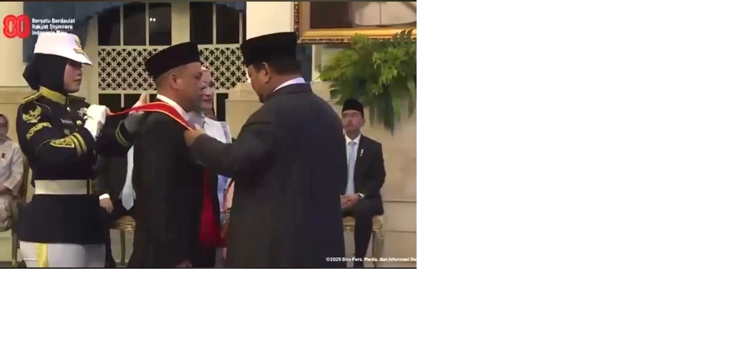 TANDA JASA: H Samsudin Andi Arsyad atau Haji Isam dianugerahi Bintang Mahaputera dari Presiden Prabowo. (tangkapan layar YouTube)