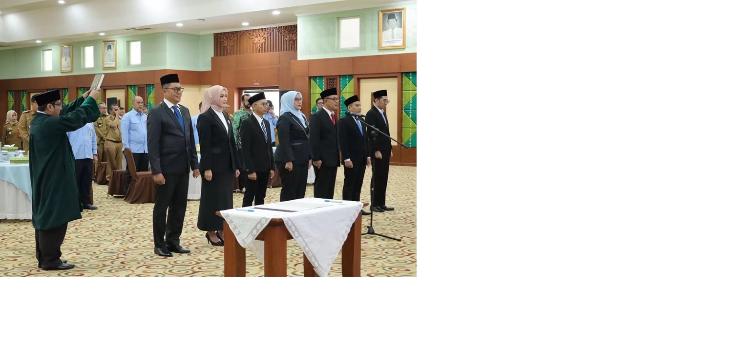 DILANTIK: Anggota KPID Kalsel periode 2024-2027 saat dilantik pada 19 Agustus tadi. (dokumen)