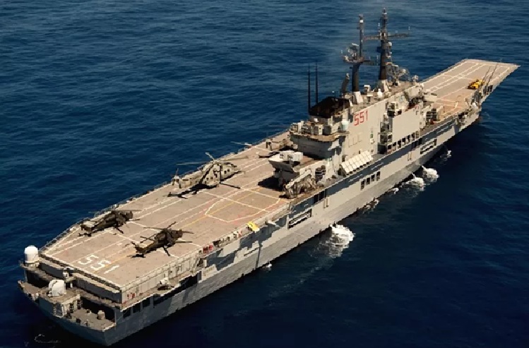 Kapal induk milik Angkatan Laut Italia yakni Giussepe Garibaldi.