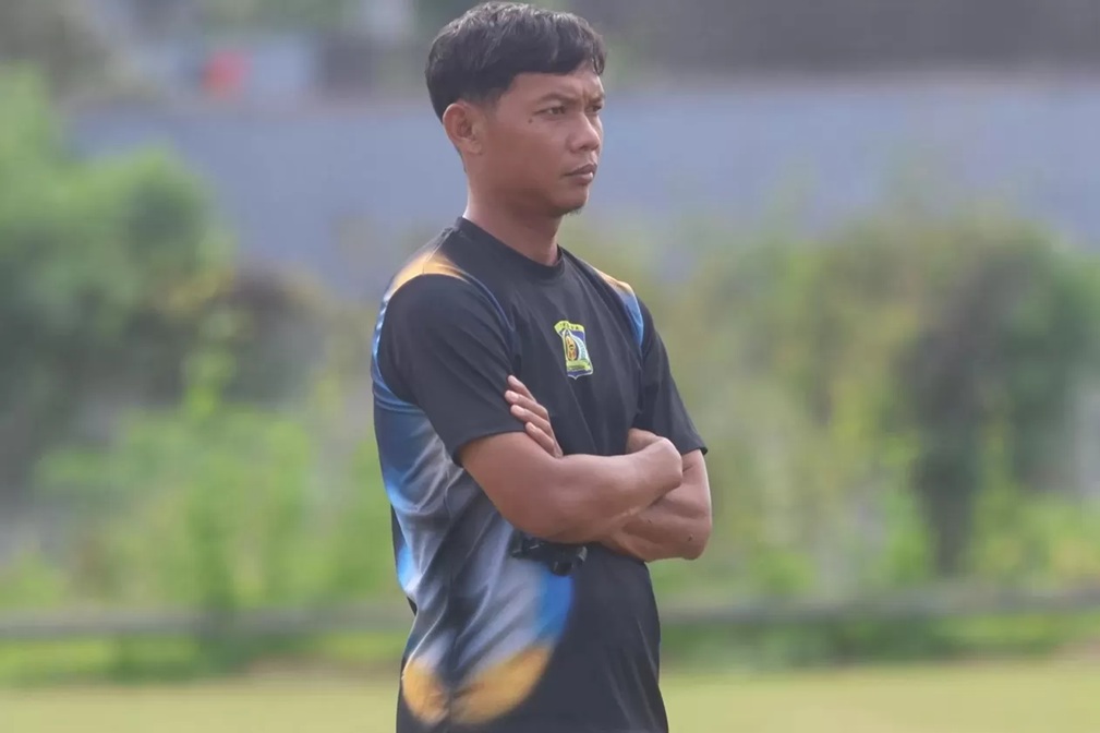 JURU TAKTIK: Pelatih Persiba Balikpapan Muhammad Nasuha siap membawa timnya mengarungi kerasnya kompetisi di grup Timur Pegadaian Championship 2025/2026. (IST.)