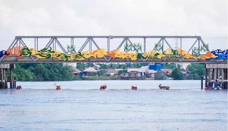 Anggaran sebesar Rp 34 miliar untuk jembatan Sambaliung, jalur vital penghubung masyarakat Berau yang kini diperkuat fender demi keamanan.