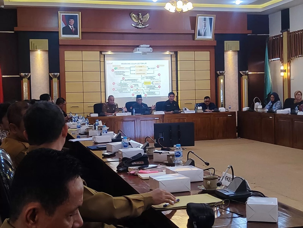 Rapat Koordinasi Di Gedung DPRD Kalbar membahas tiga DOB di Kabupaten Ketapang dan segera diparipurnakan.