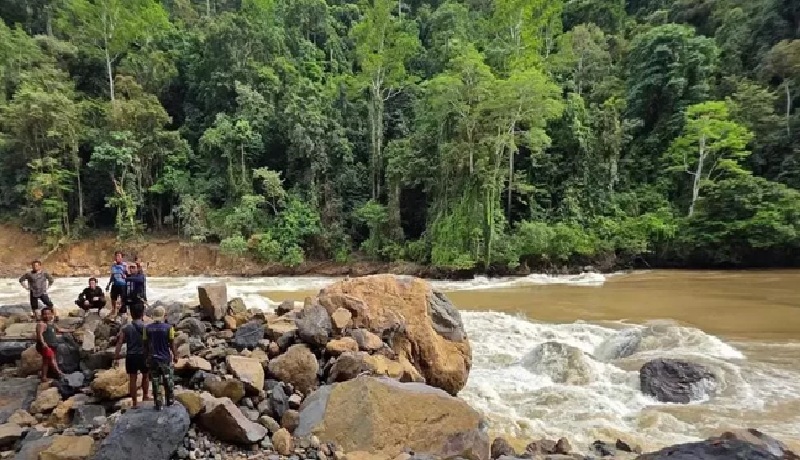 SIAP: Persiapan dan survei tim peledakan batu di giram baru sungai bahau