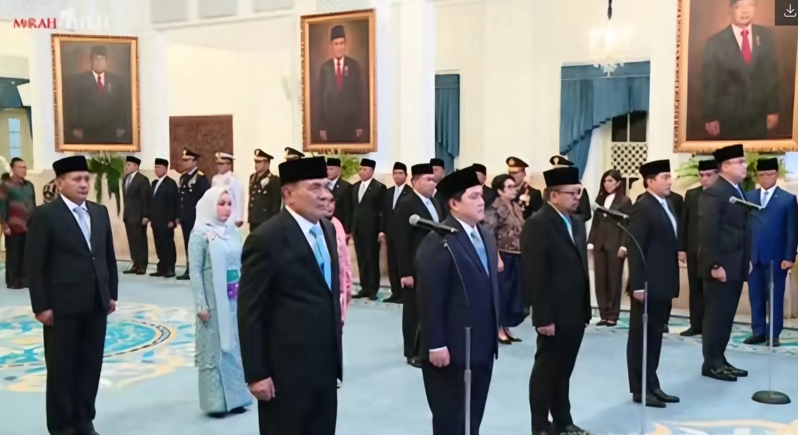 Presiden Prabowo Subianto melantik Erick Thohir sebagai Menpora dan Djamari Chaniago sebagai Menko Polkam. (Tangkapan layar).