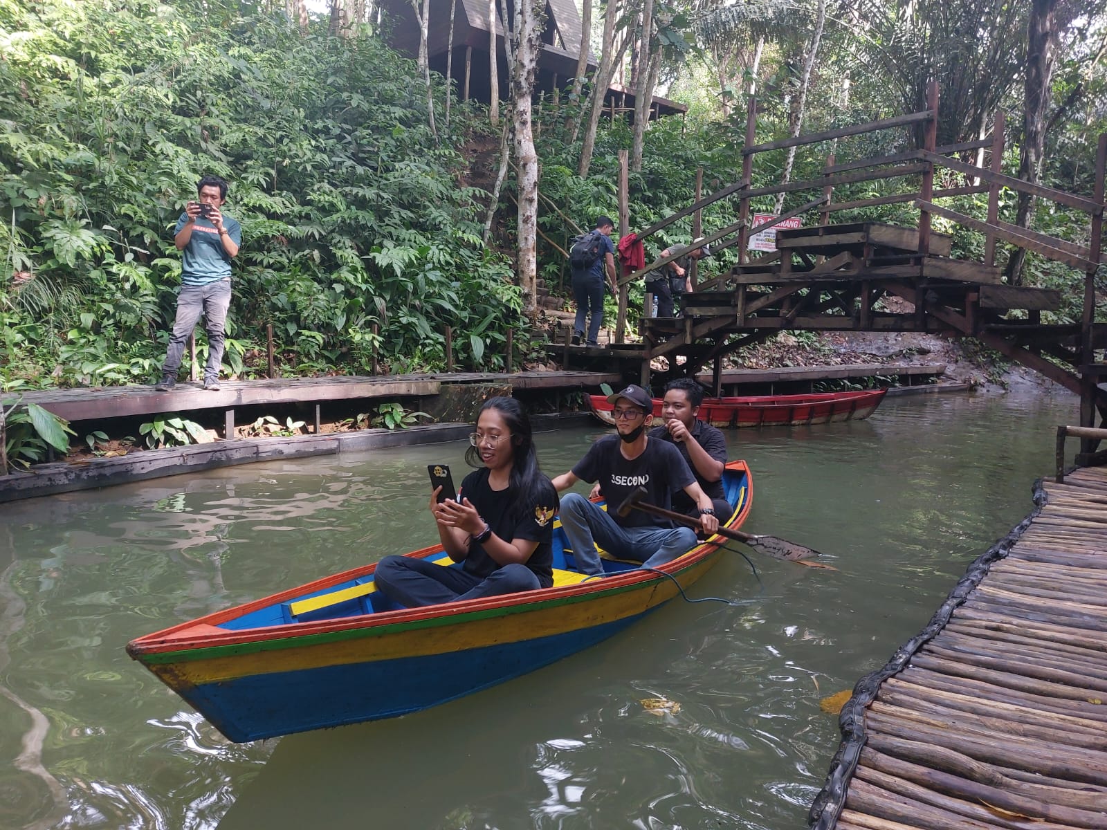 Wisata Air Terjun Desa Perjiwa (Elmo/Prokal.co)