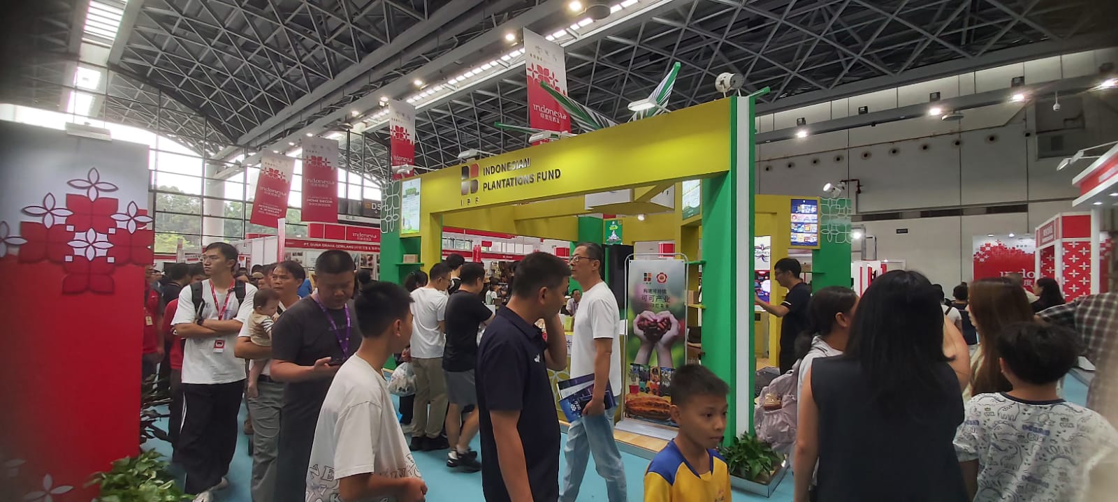 RAMAI: Suasana Paviliun Indonesia di CAEXPO-CABIS Ke-22 di Nanning International Convention and Exhibition Center (NICEC), Tiongkok.