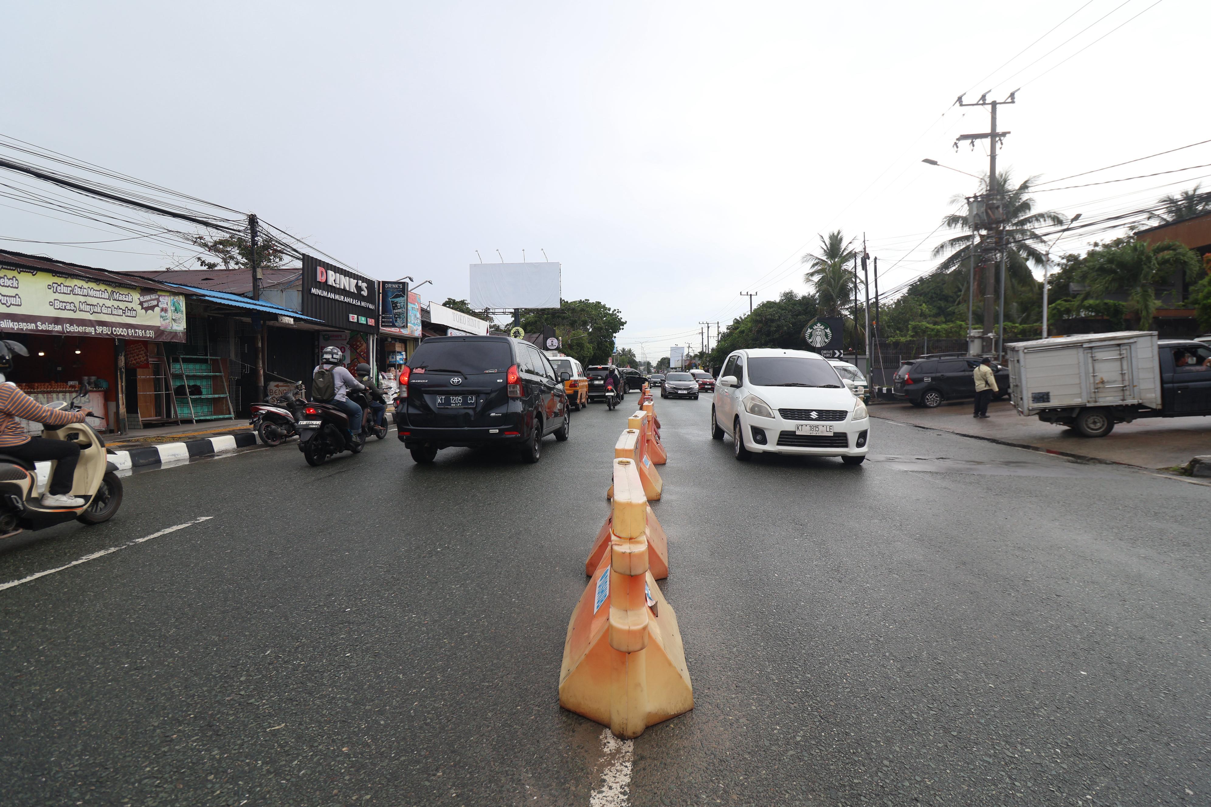 ATUR LALU LINTAS: Rencana penambahan blok beton di depan Yoshinoya dan Balikpapan Baru, Kota Balikpapan, butuh 200 unit.