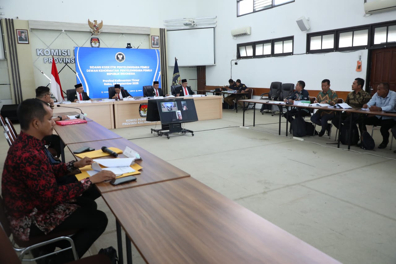 Ketua dan dua Anggota Bawaslu Kabupaten Mahakam diperiksa Bawaslu.