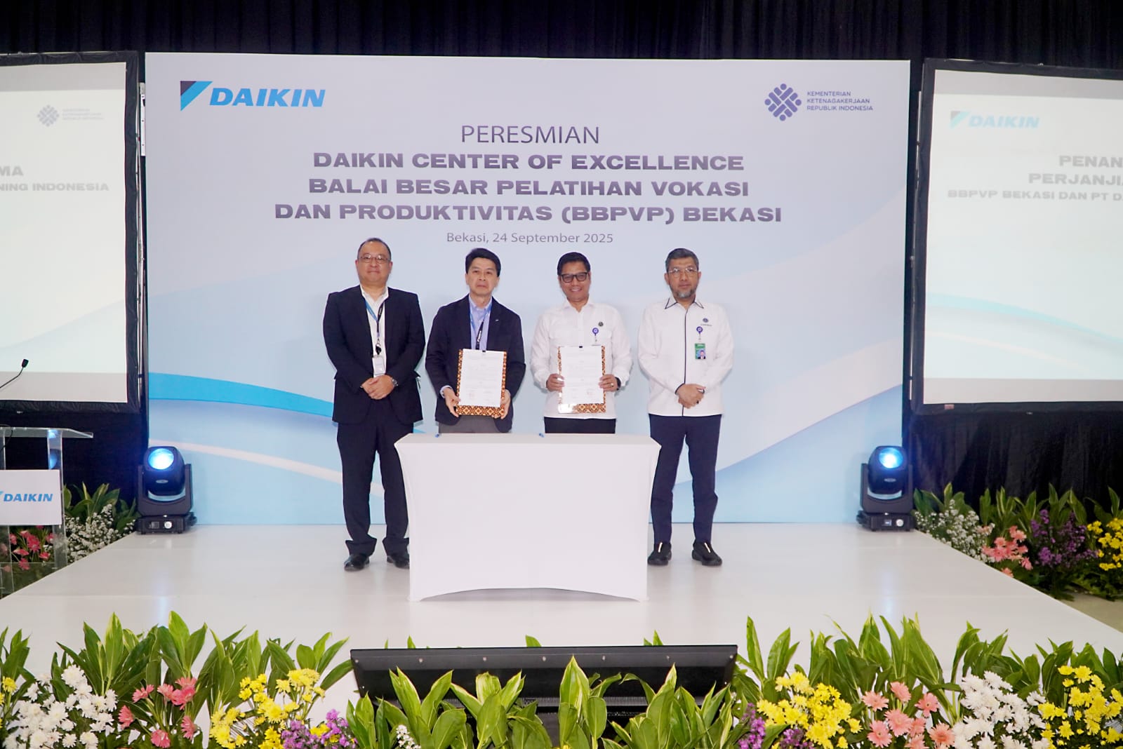 PT Daikin Airconditioning Indonesia (DAIKIN) meresmikan pusat keunggulan di Balai Besar Pelatihan Vokasi dan Produktivitas (BBPVP) Bekasi (24/09).