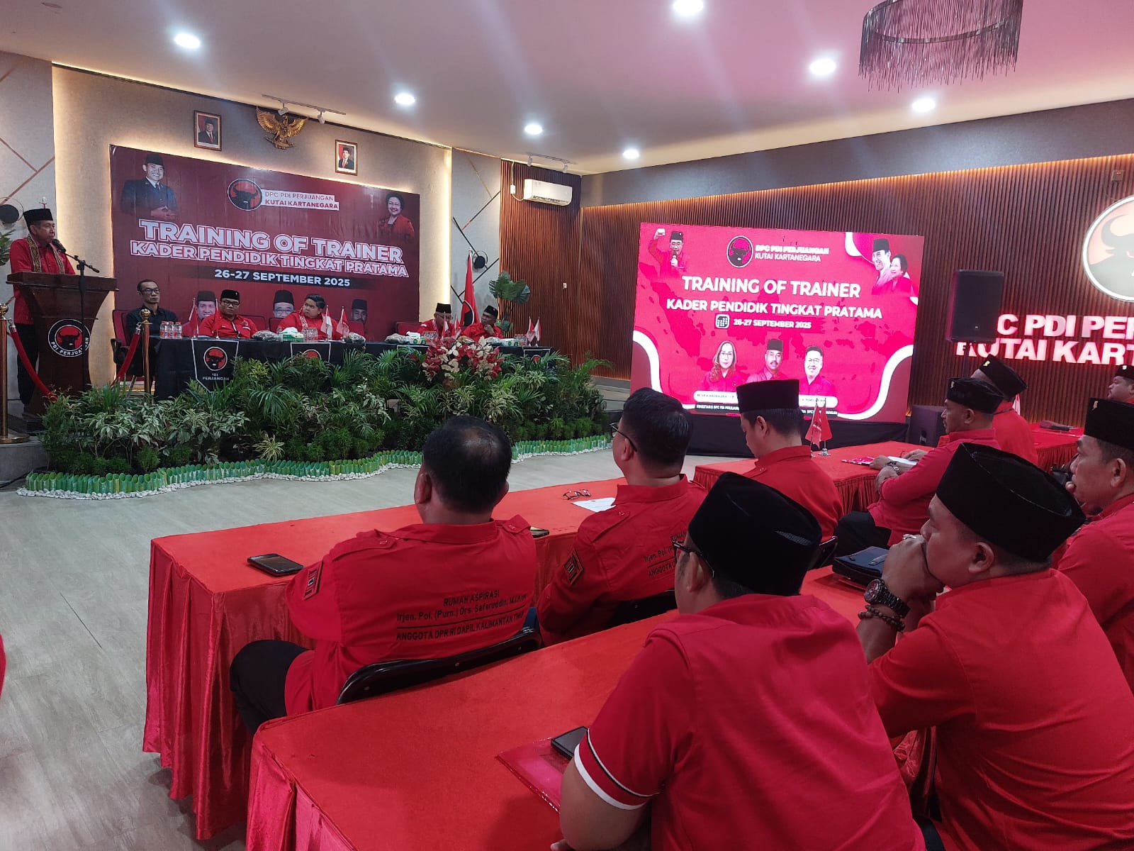 Pembukaan Training of Trainer DPC PDI Perjuangan Kukar yang dibuka Ketua DPD Kaltim, Safaruddin (Elmo/Prokal.co)