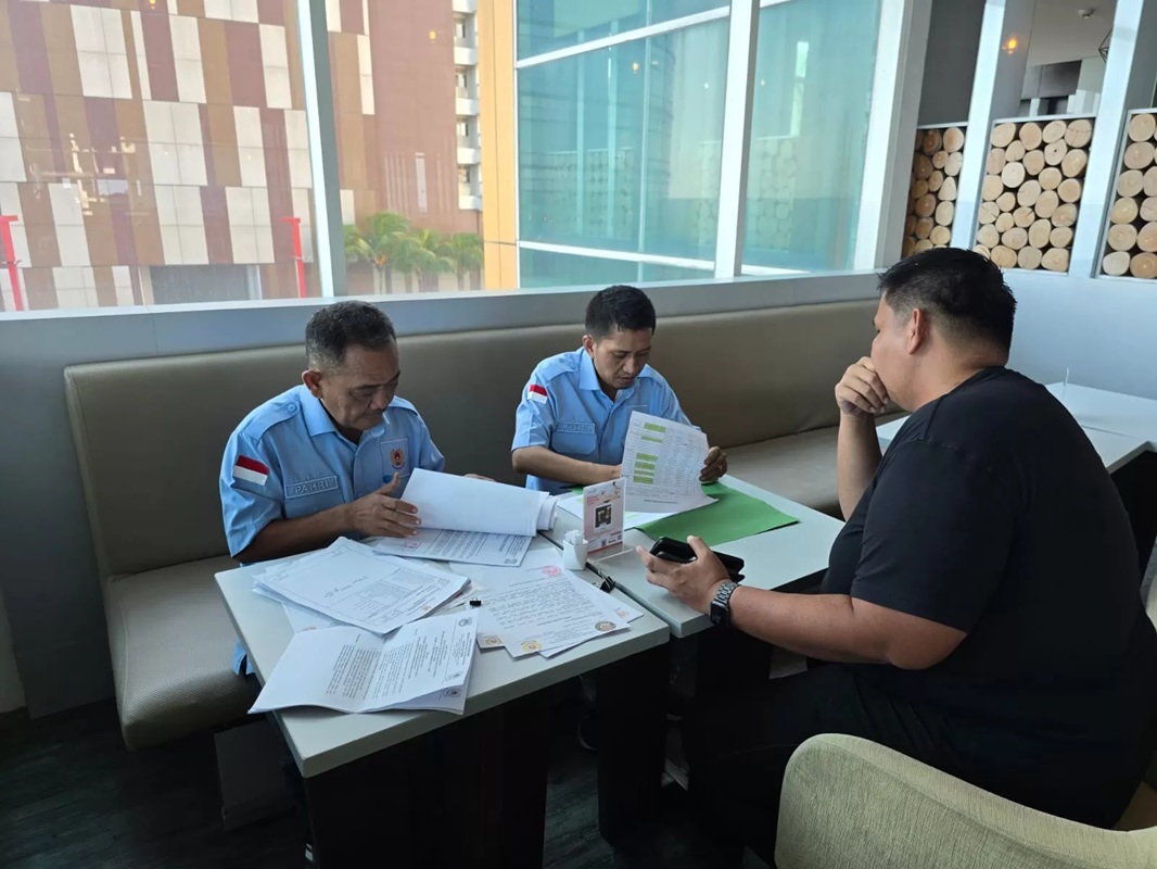 KONI Kaltim melakukan pengecekan berkas kepada sejumlah cabor usai menerima berkas administrasi mosi tidak percaya. (ARIF FADILLAH)