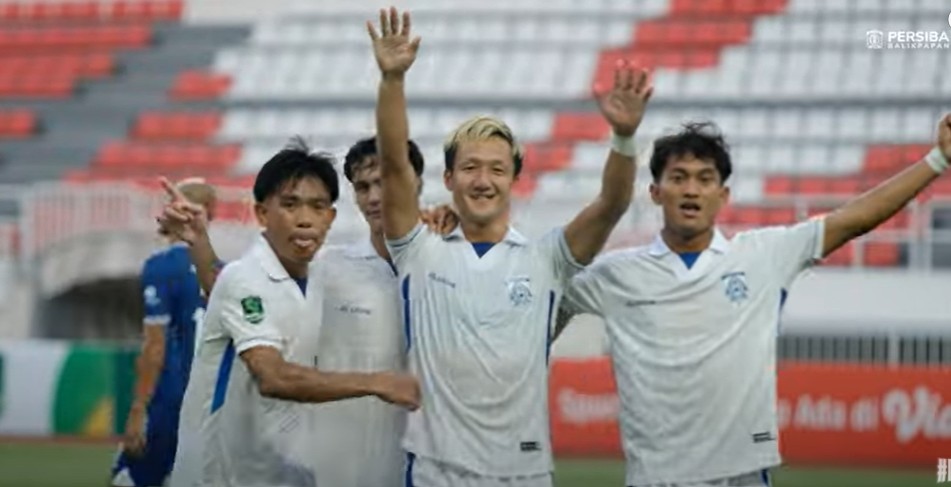 Pemain Persiba rayakan gol kemenangan atas PSIS Semarang.