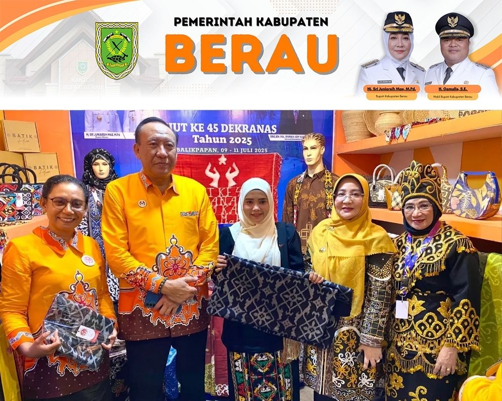 POTENSI: Bupati Berau, Sri Juniarsih Mas, bersama pengurus Dekranasda, mengenakan batik dengan motif khas Berau.