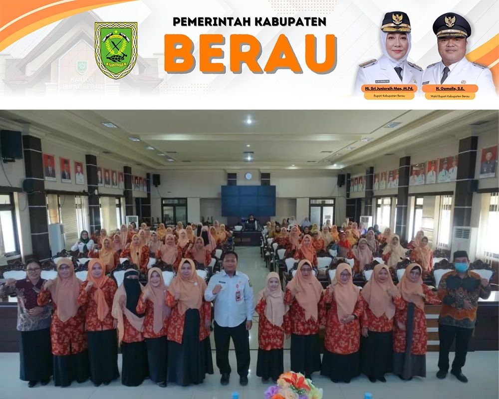 KEBERSAMAAN: Sekkab Berau, Muhammad Said, bersama pengurus DWP serta peserta pelatihan di Ruang Sangalaki, Rabu, 20 Agustus 2025.