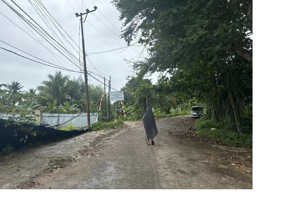 Di lahan ini akan dibangun insinerator, namun masih ada warga yang tinggal di atas alas hak pemerintah. (DOK/SAPOS)