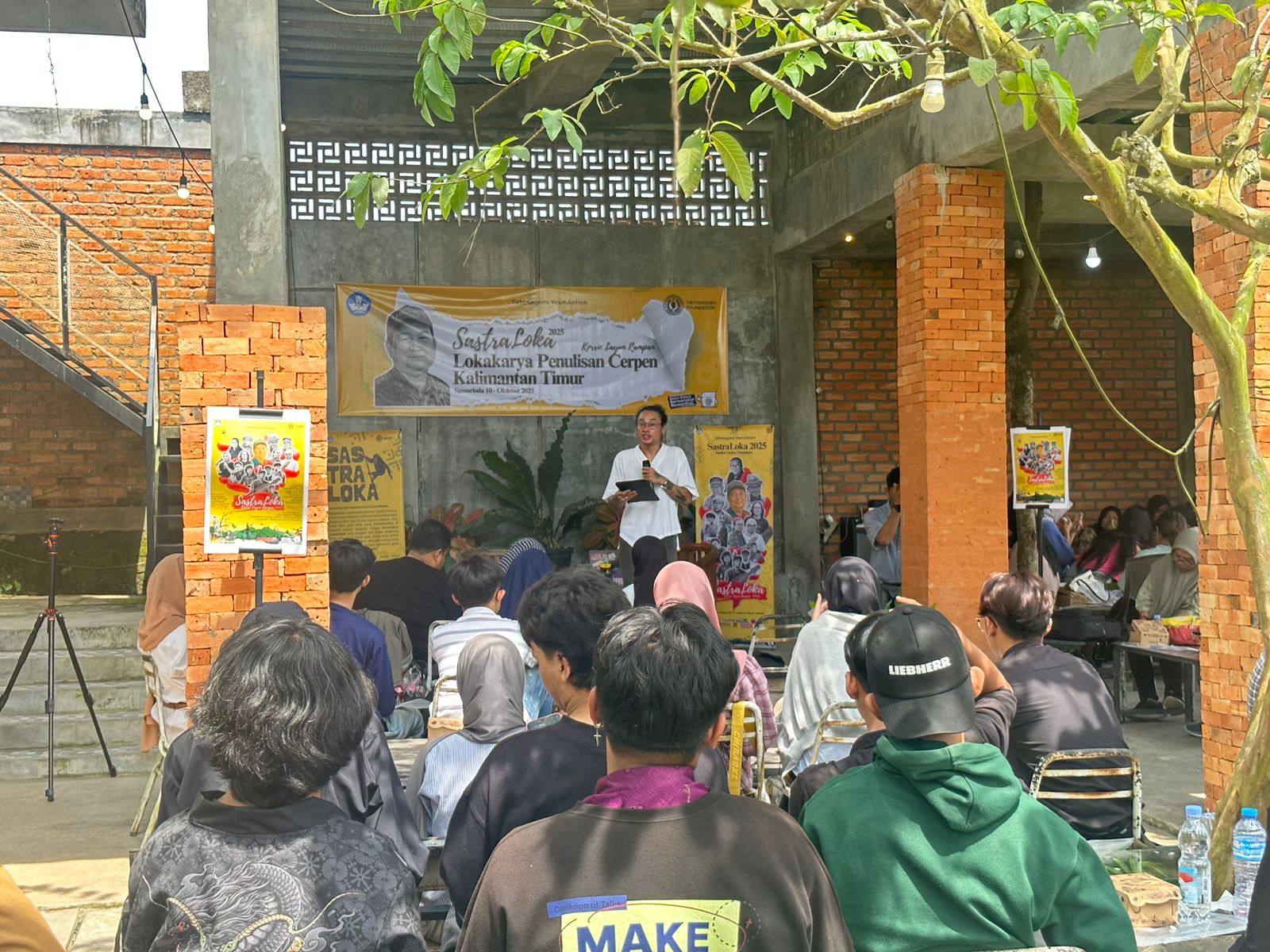 DIMINATI: Sastraloka Tirtonegoro Foundation 2025 menghadirkan lokakarya penulisan cerpen pada Jumat, 10 Oktober 2025.