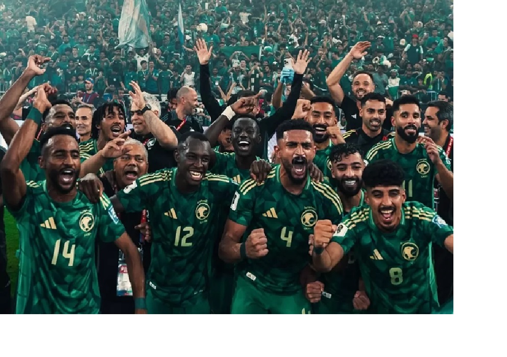 Arab Saudi berhak lolos ke Piala Dunia 2026 usai menahan imbang Irak (0-0) dan jadi juara grup B R4 Kualifikasi Piala Dunia 2026 zona Asia. (Dok: Instagram SaudiNT)