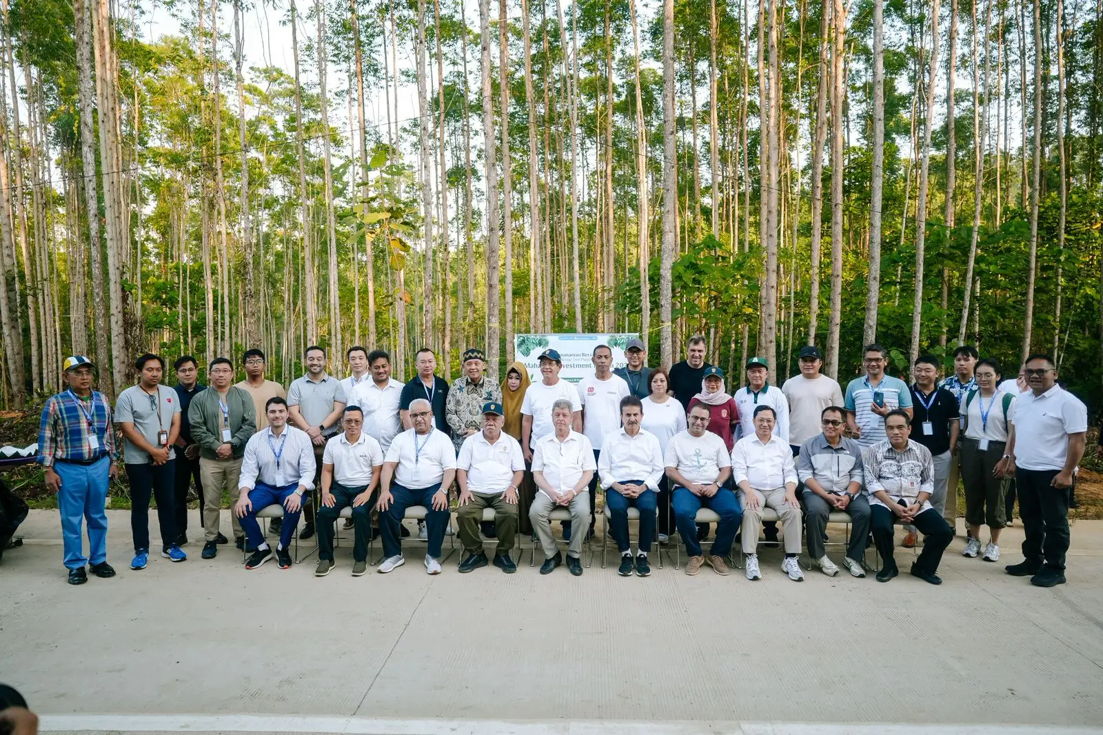 Peserta MIF foto bersama.