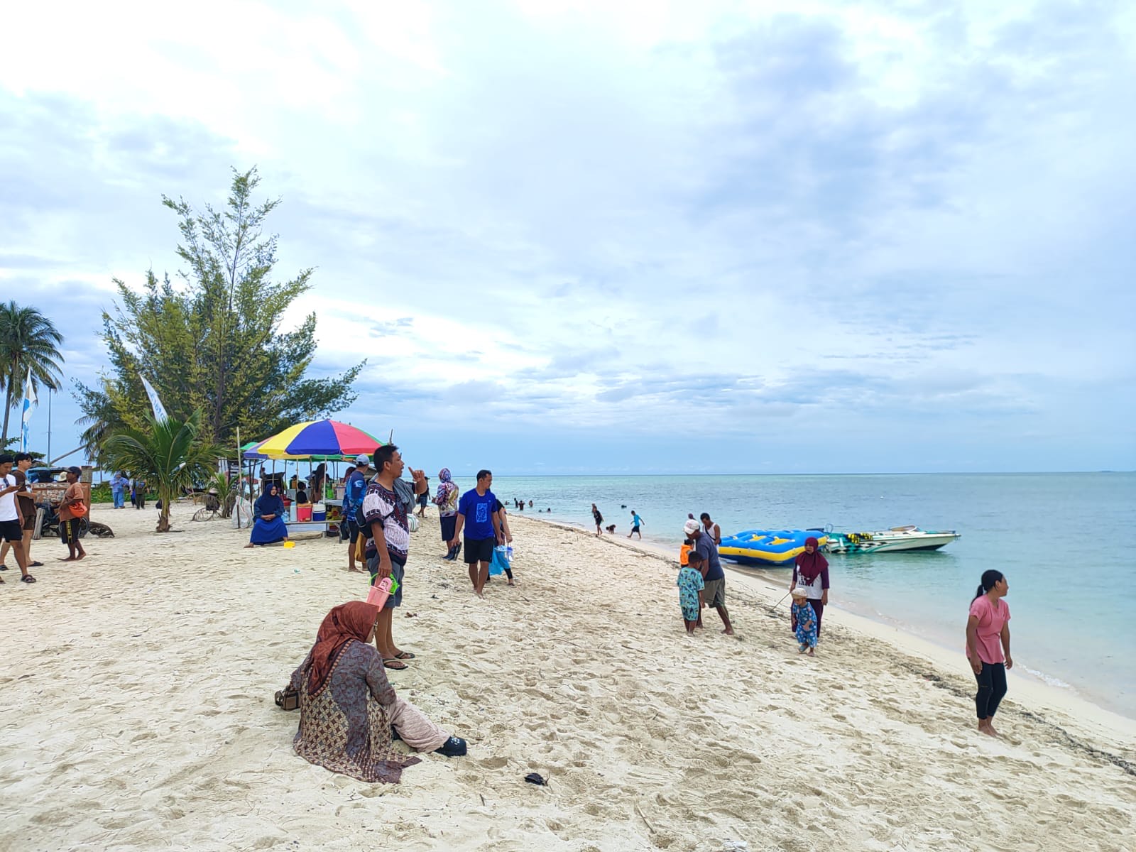 KENYAMANAN: Masyarakat dan pelaku usaha di Pulau Derawan, Kabupaten Berau, diimbau menjaga kenyamanan daerah wisata.