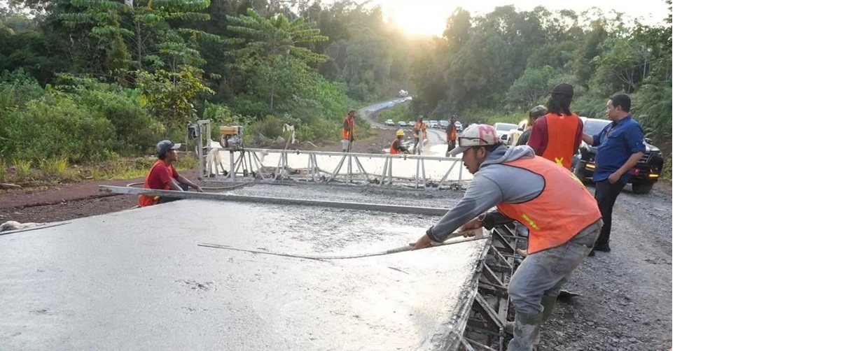 Jalur penghubung Kutai Barat-Mahakam Ulu terus dikebut agar segera tersambung dan bisa digunakan masyarakat. (IST)