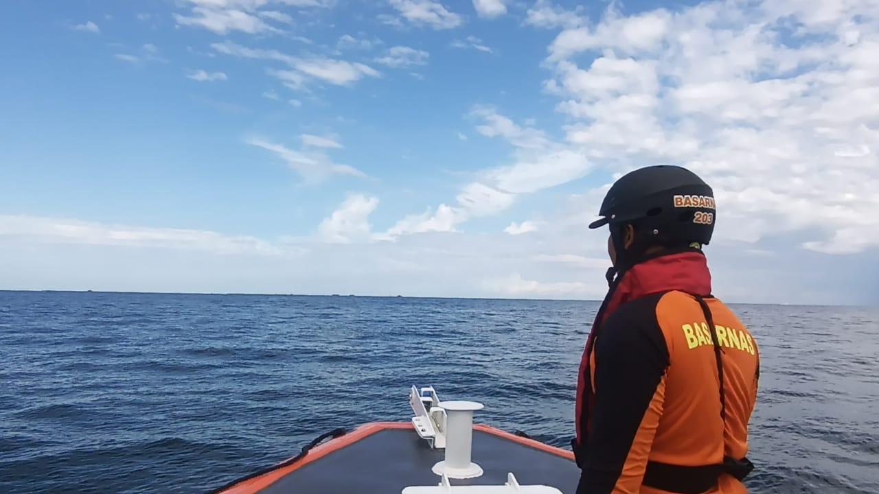 Operasi pencarian korban.