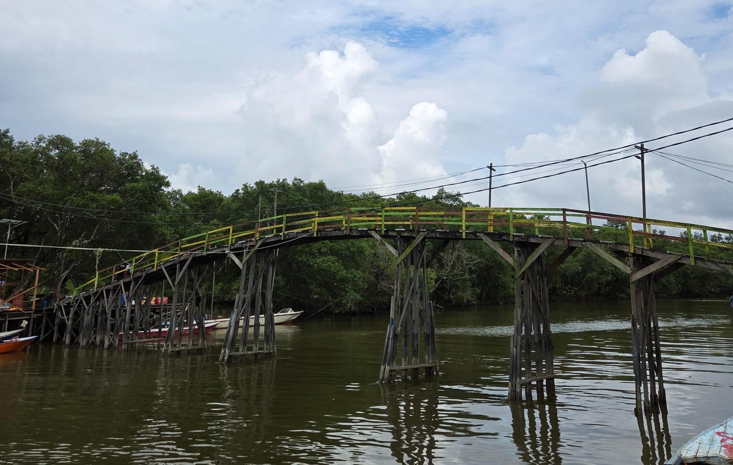 Salah satu jembatan di Desa Sepatin.