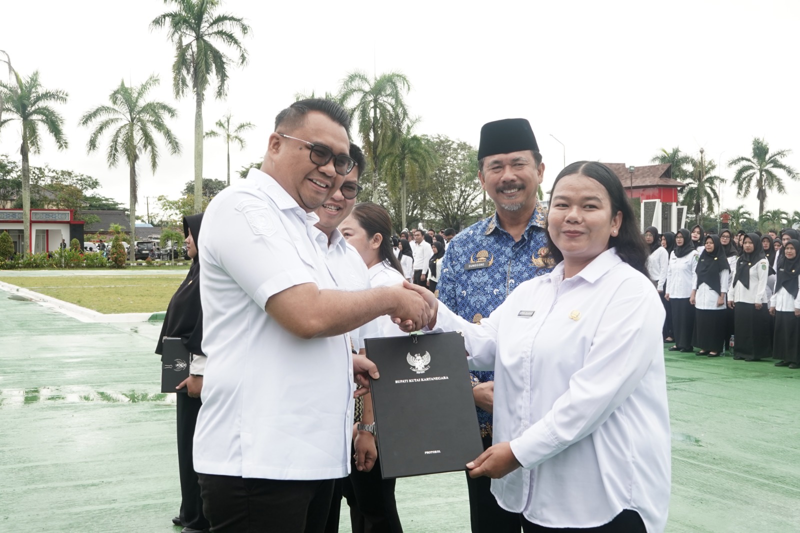Pelantikan tahap kedua PPPK dan PPPK paruh waktu di lingkungan Pemkab Kukar (Elmo/Prokal.co)