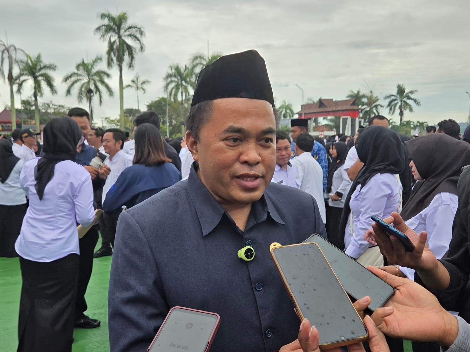 Ketua DPRD Kukar Ahmad Yani usai menghadiri pelantikan tahap kedua PPPK (Elmo/Prokal.co)