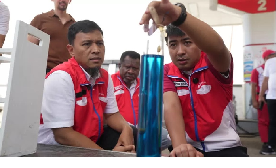 Pengecekan berulang dilakukan Pertamina untuk menindaklanjuti laporan masyarakat terkat kuaitas Pertalite. (Foto:Pertamina Patra Niaga Regional Kalimantan)