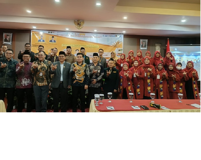 Narasumber dan peserta foto bersama.