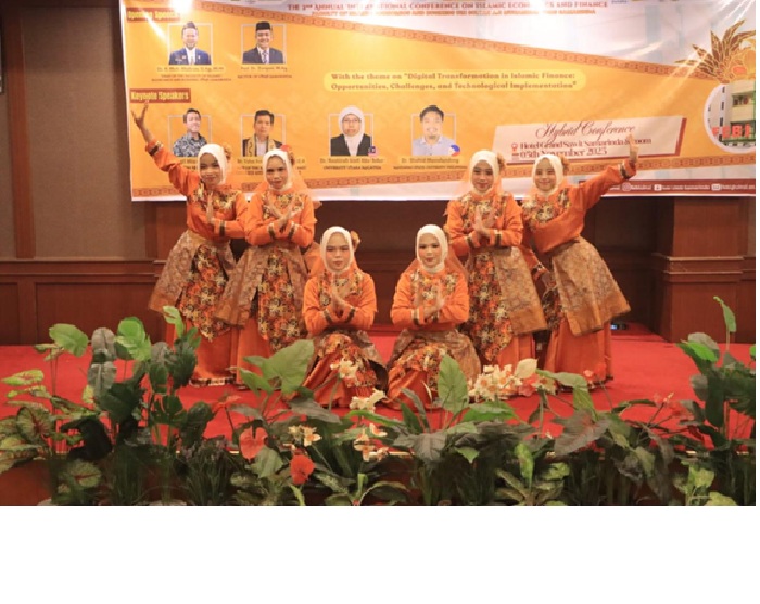 Acara hiburan dalam seminar internasional garapan FEBI UINSI.