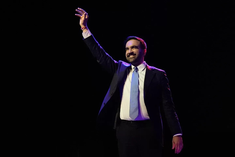 Zohran Mamdani, sosok muda dari kubu sosialis demokrat, resmi terpilih menjadi Wali Kota New York setelah menang dalam pemilihan umum. (Associated Press News)