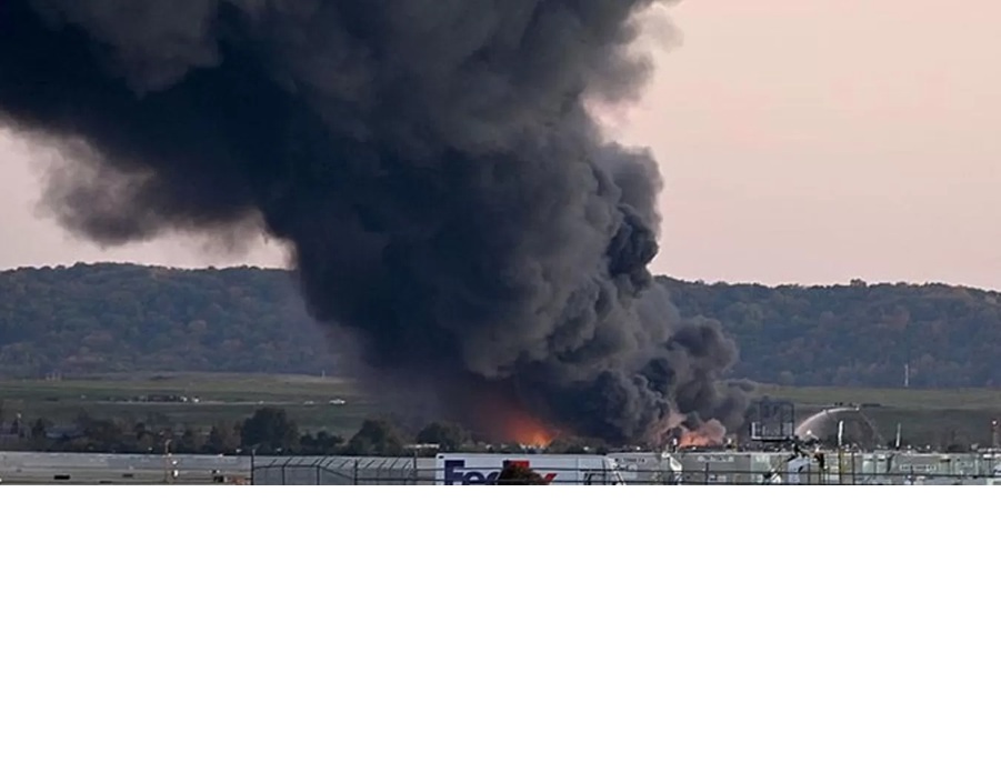 Pesawat kargo UPS jatuh.