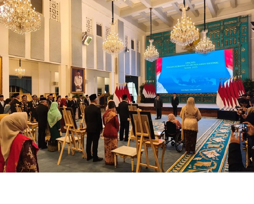 Presiden RI Prabowo Subianto memimpin Upacara Penganugerahan Gelar Pahlawan Nasional 2025 di Istana Negara, Jakarta, Senin (10/11/2025). ANTARA