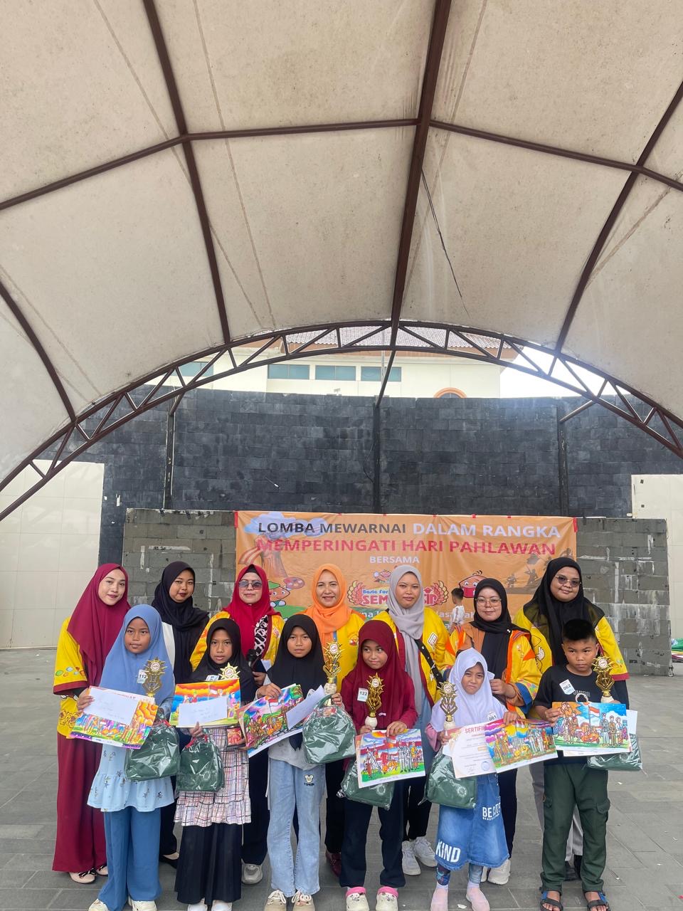 ANTUSIAS: Para pemenang lomba mewarnai gelaran Sempoa SIP TC PPU, Minggu, 9 November 2025.