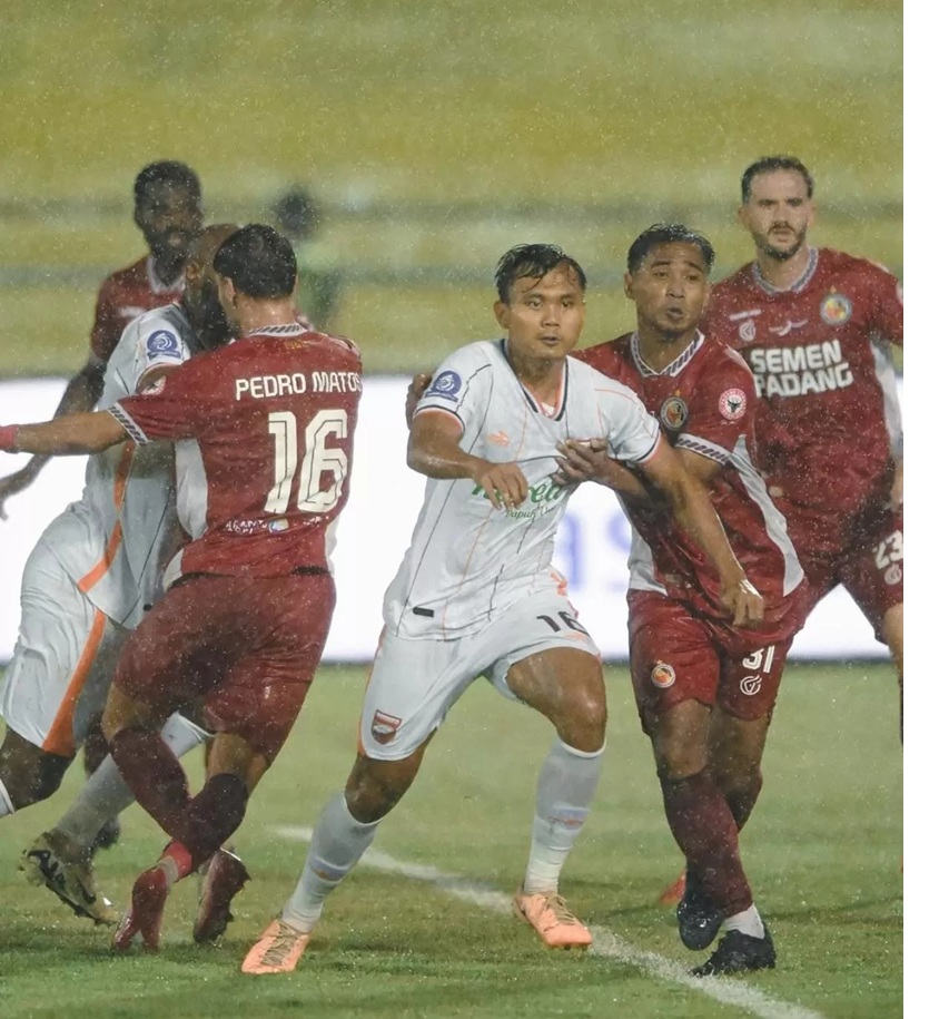 Meski mampu meraih kemenangan, secara keseluruhan permainan Borneo FC dinilai masih belum dalam performa terbaiknya.