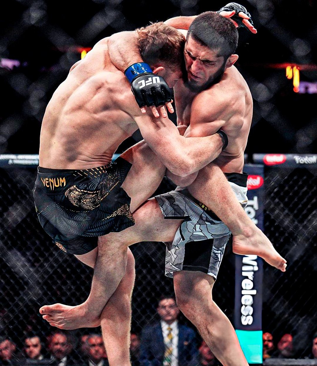 Islam Makhachev mendominasi JDM dan raih gelar juara UFC Welterweight. (X)