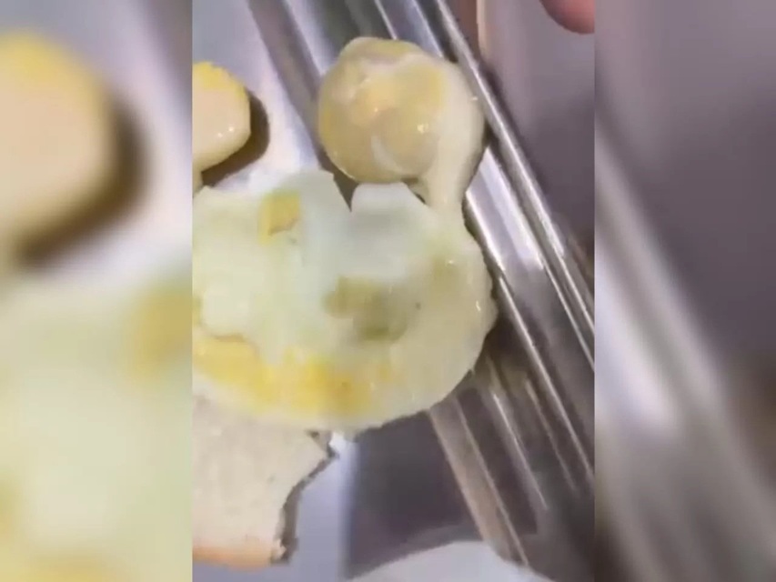 Potongan video viral tentang temuan ulat di menu MBG di salah satu sekolah di Kotim