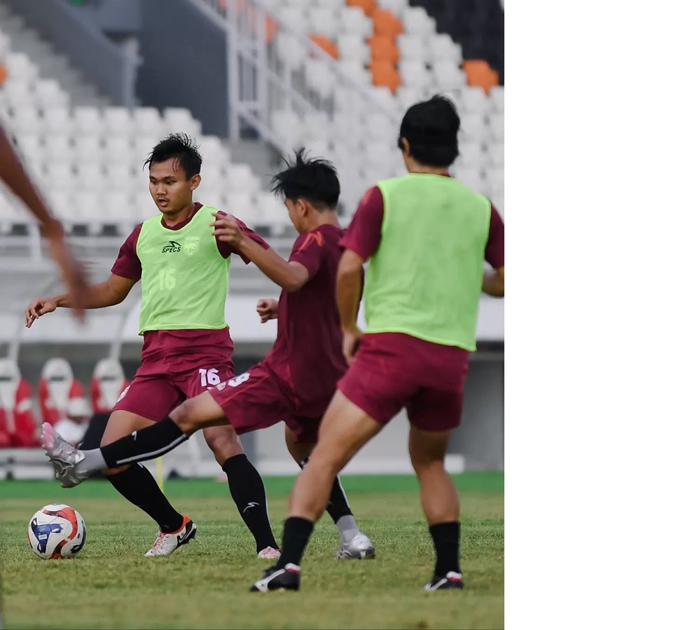 MATANGKAN TAKTIK. Latihan skuad Borneo FC mulai diarahkan untuk mematangkan taktik jelang laga kandang menghadapi Madura United.