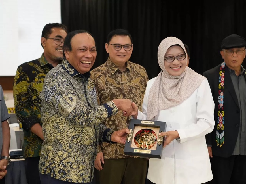 Sri Wahyuni mewakili Gubernur Harum hadir dalam Rakor Banggar DPR RI di IKN. (FOTO: AHMAD RIYANDI/ADPIMPROV KALTIM)